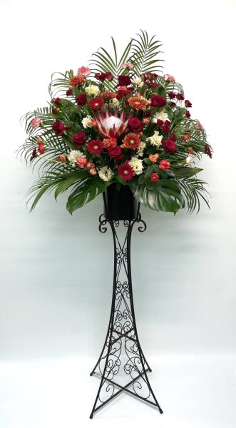 画像1: 9月赤メインの御祝スタンド花 (1)