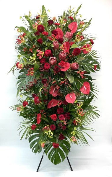 画像1: 9月赤メインの豪華な御祝スタンド花(2段） (1)