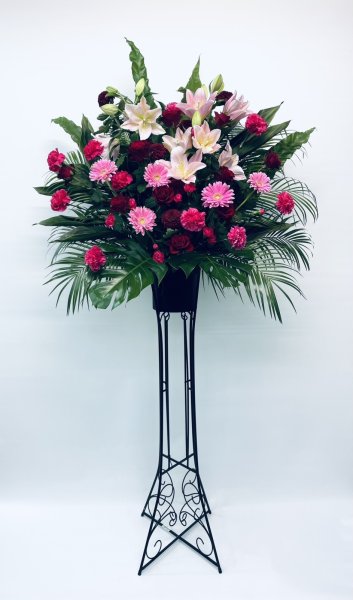 画像1: 9月ピンク系御祝スタンド花 (1)